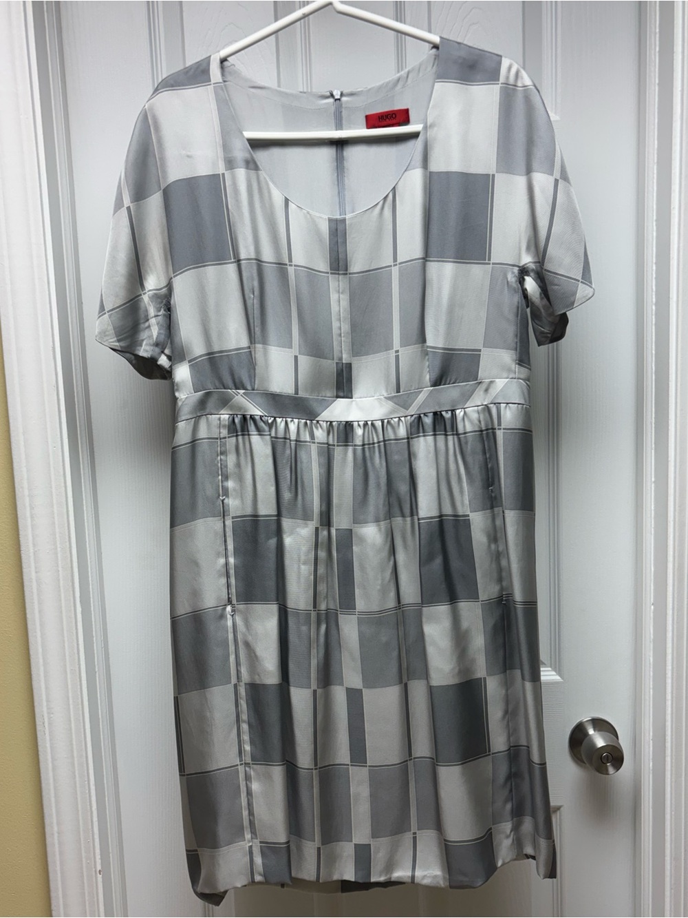 HUGO by Hugo Boss 100% Silk Gray Plaid Shift Dress | US 10 | Pockets